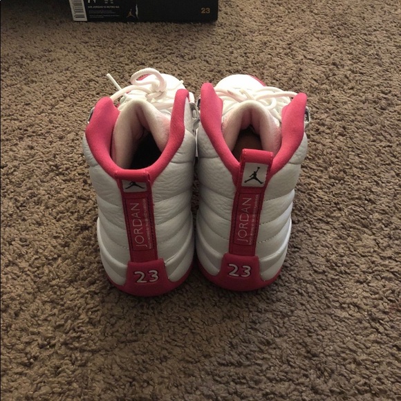 Jordan 12 - Picture 2 of 4